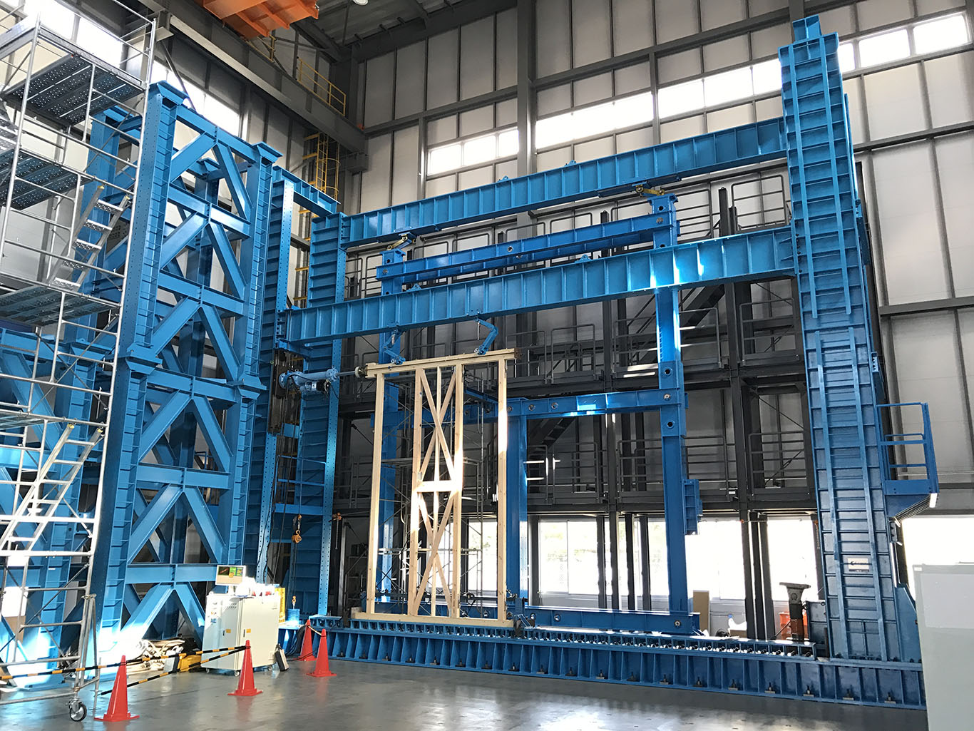 多層階多軸載荷装置 