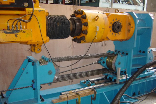 大ストローク振動台