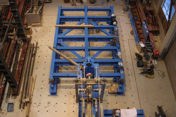 大ストローク振動台